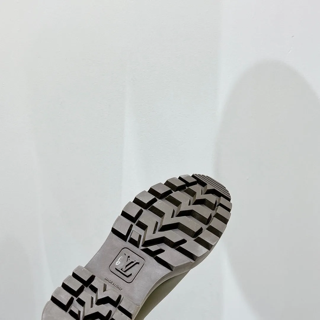 High Quality  LUV BOOTS 016
