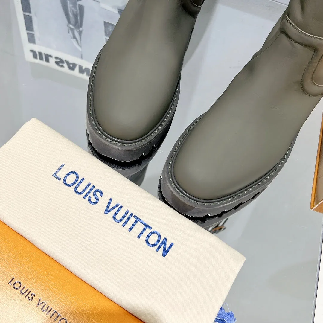 High Quality  LUV BOOTS 016