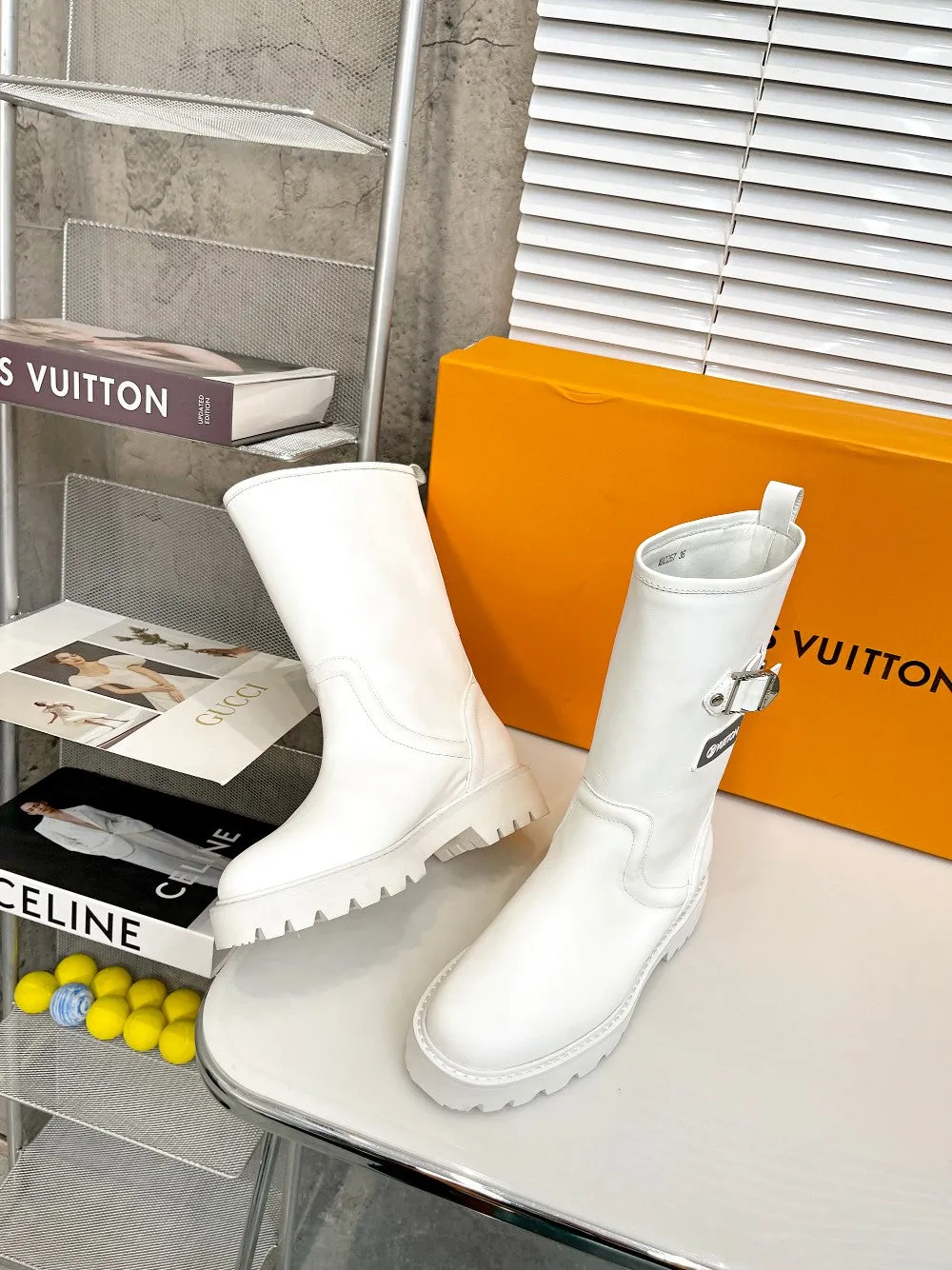 High Quality  LUV BOOTS 021