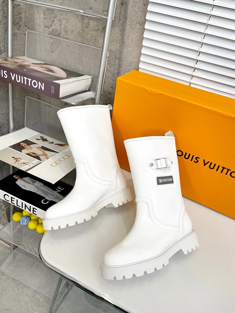 High Quality  LUV BOOTS 021