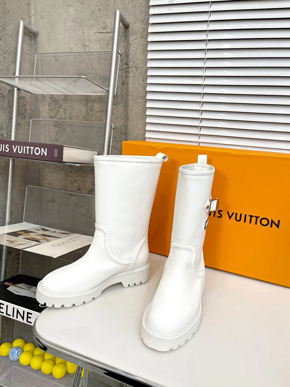 High Quality  LUV BOOTS 021