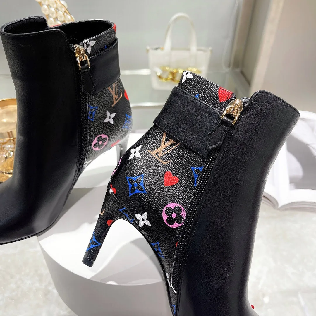 High Quality  LUV BOOTS 025