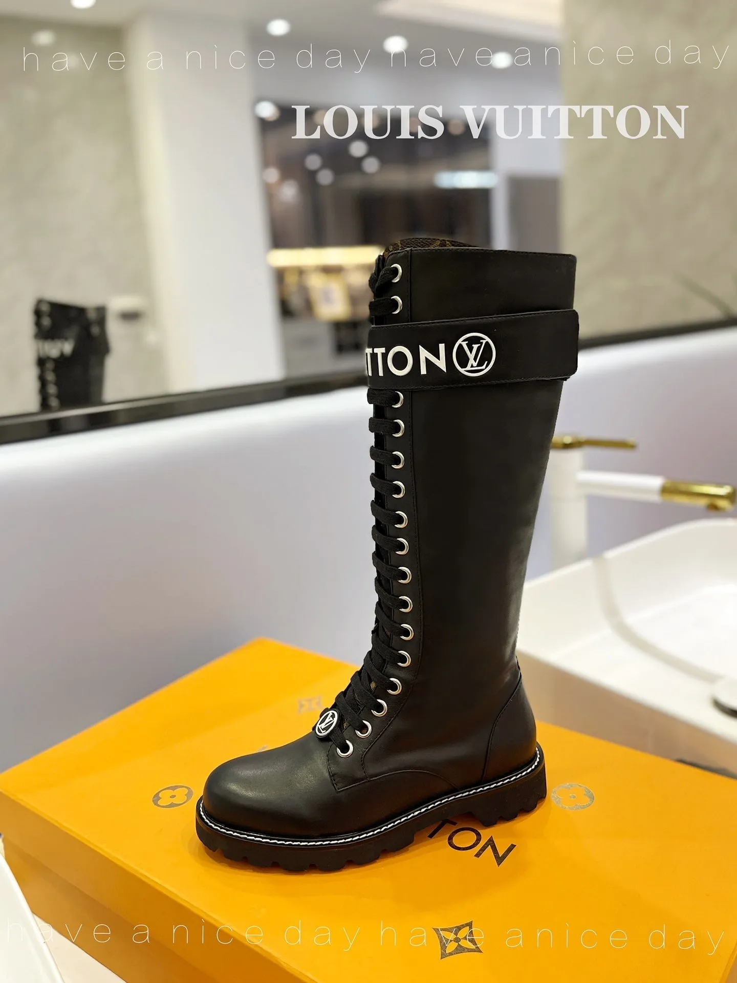 High Quality  LUV BOOTS 031
