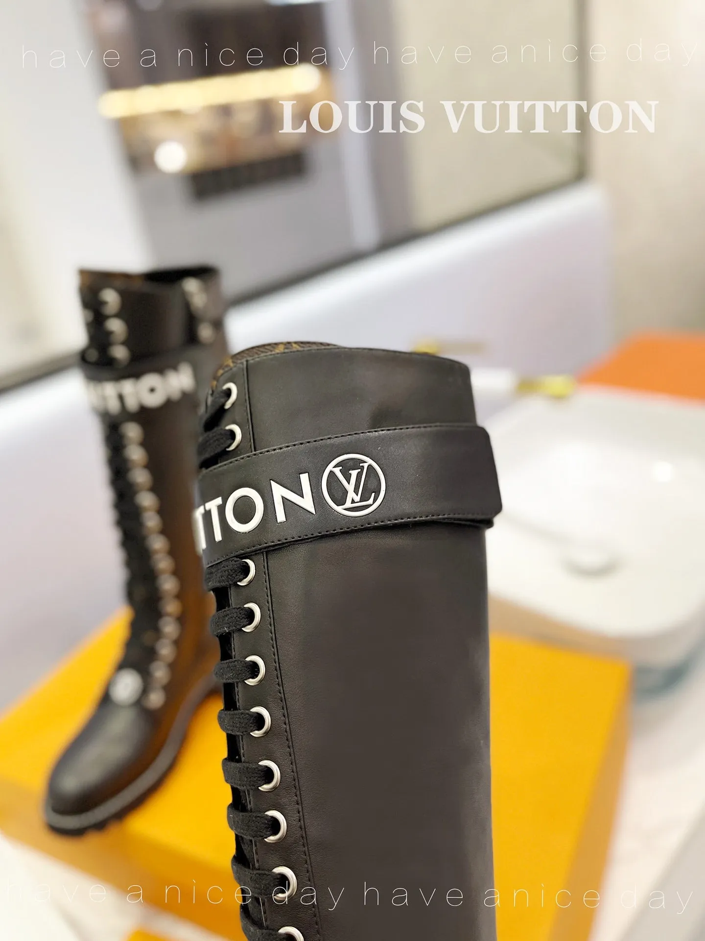 High Quality  LUV BOOTS 031