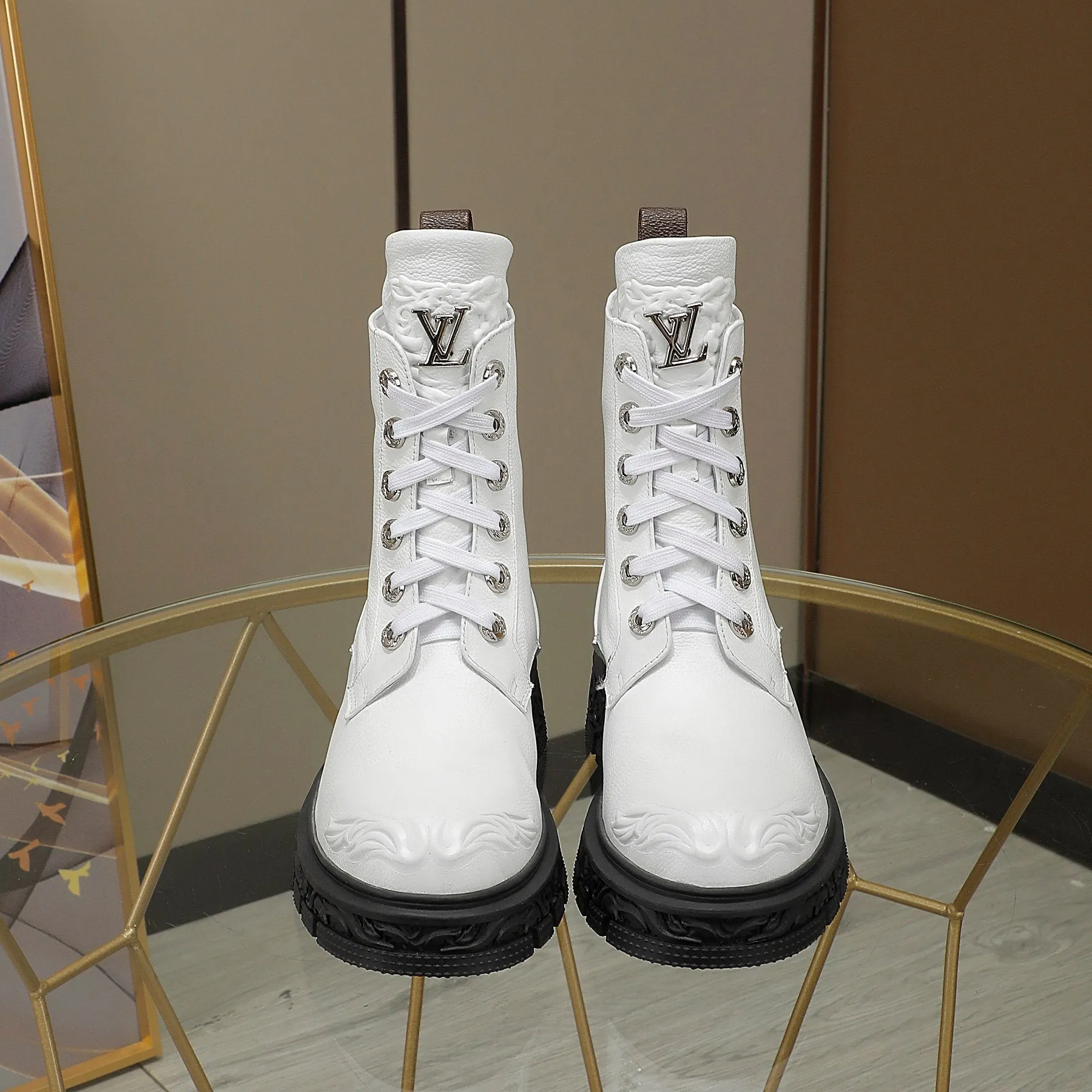 High Quality  LUV BOOTS 038