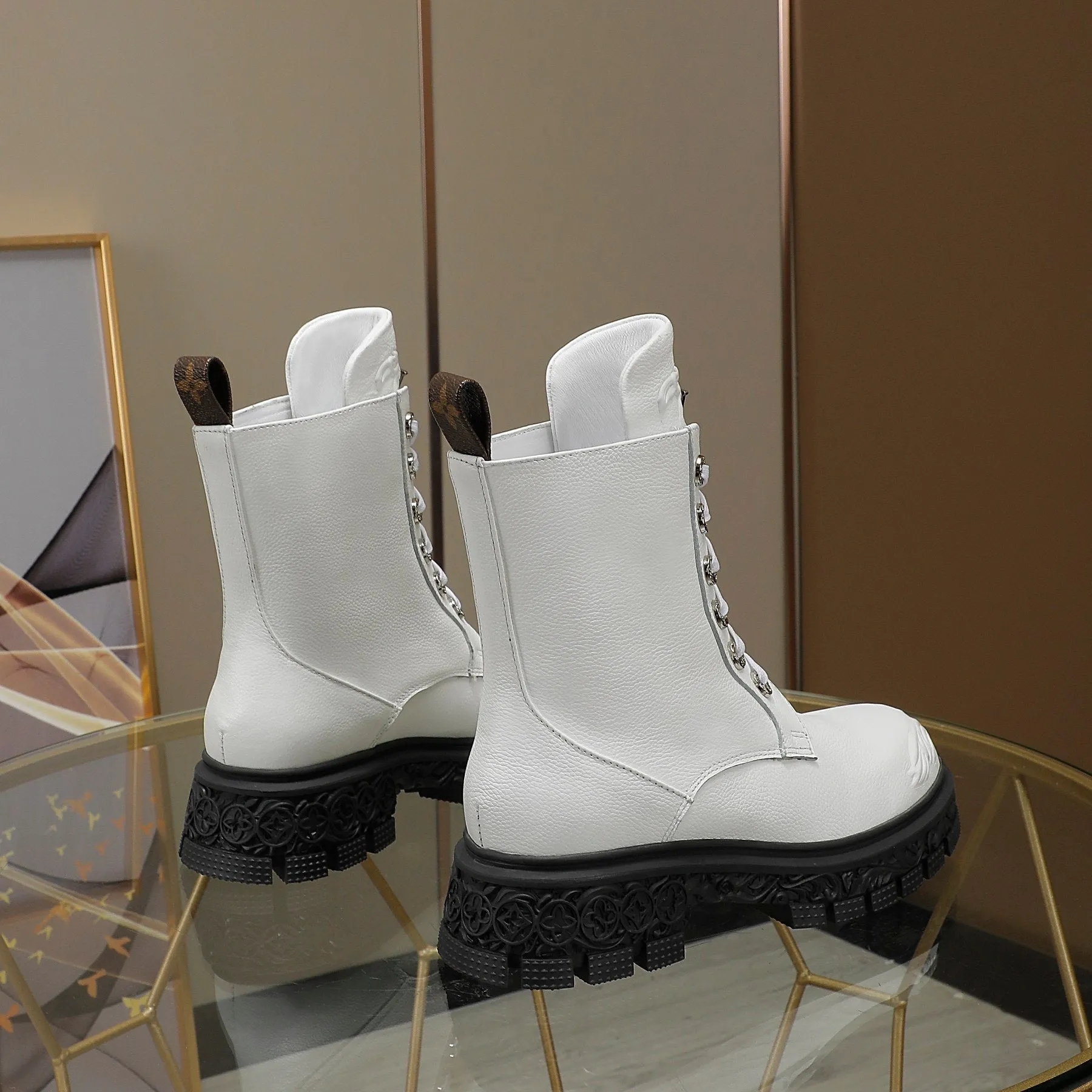 High Quality  LUV BOOTS 038