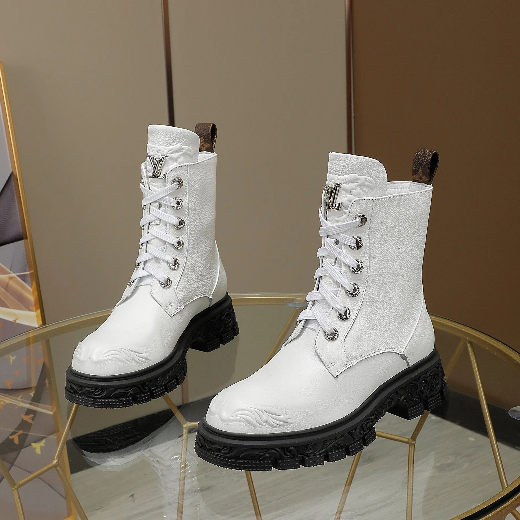 High Quality  LUV BOOTS 038