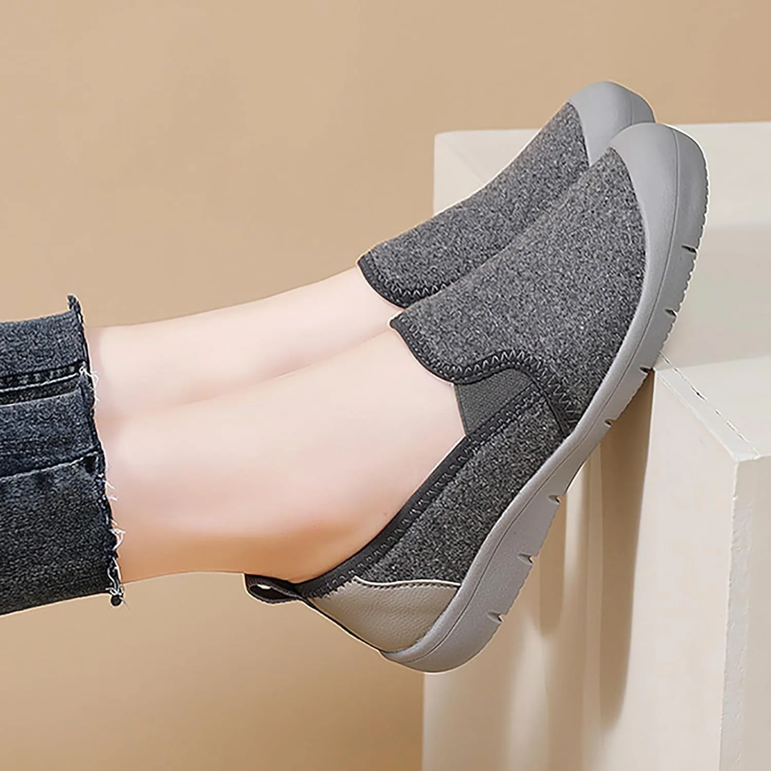 Women's Comfortable Orthopedic Loafers Casual Slip-On Comfortable Soft Sole Work Walking Shoes Breathable Anti-Slip Mom Shoes