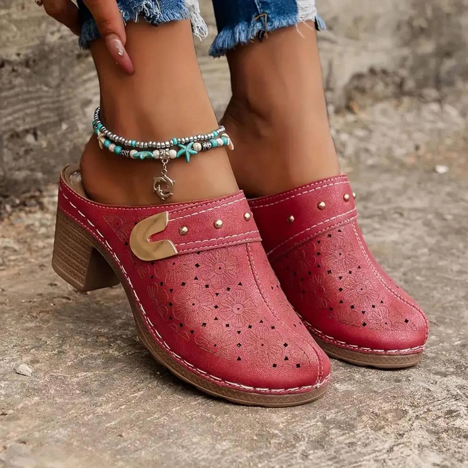 Women’s Hollow Closed Toe Chunky Heels Sandals,Fashionable Simple Comfortable Summer Stylish Footwear with Arch Support Retro Flower Pattern Slip On Slides Loafer Shoes