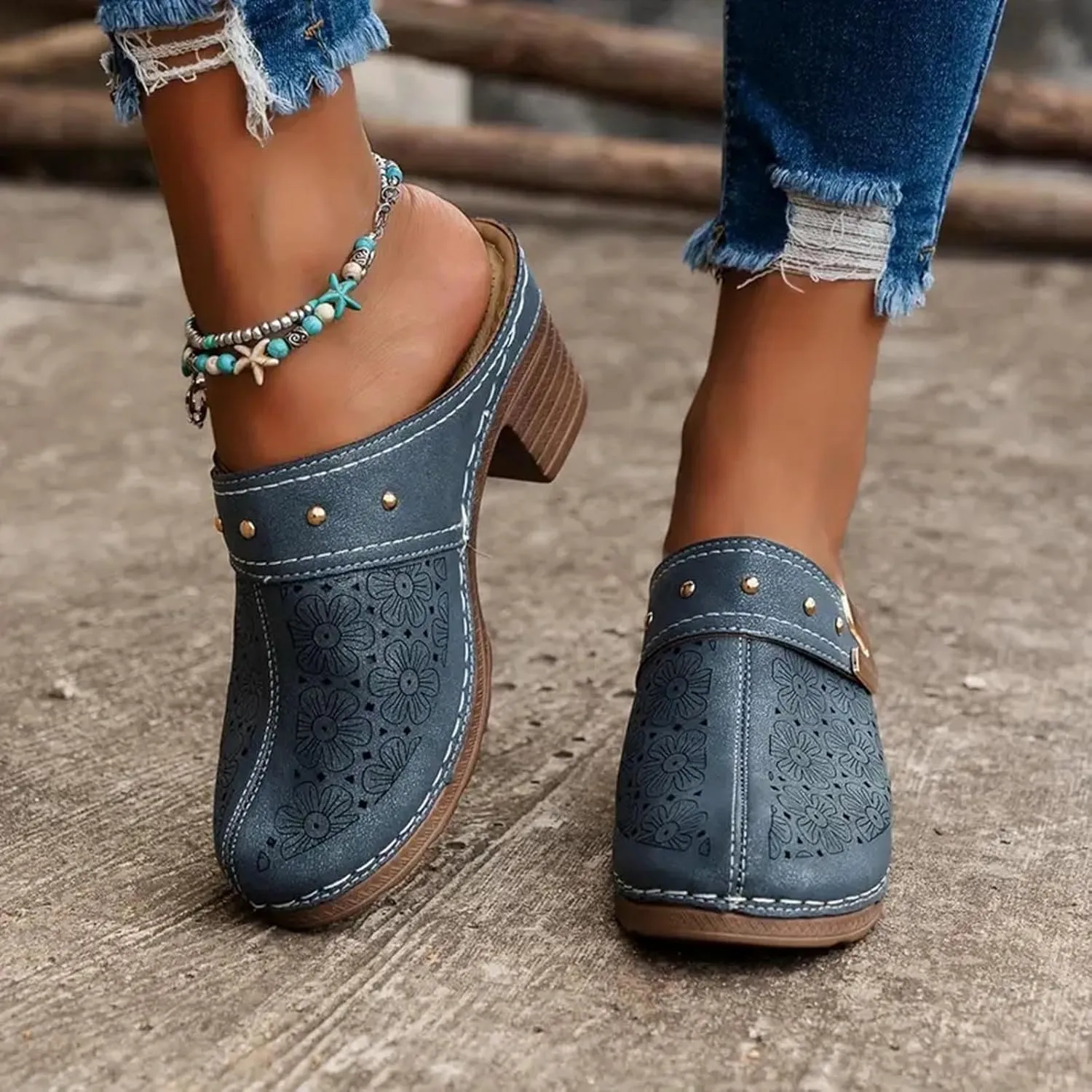 Women’s Hollow Closed Toe Chunky Heels Sandals,Fashionable Simple Comfortable Summer Stylish Footwear with Arch Support Retro Flower Pattern Slip On Slides Loafer Shoes